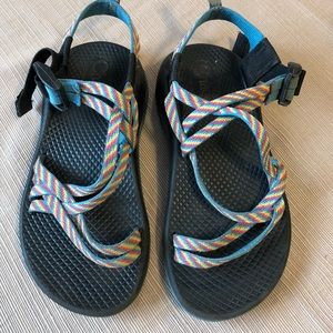 Chaco unisex rainbow fiesta sandals size 2
